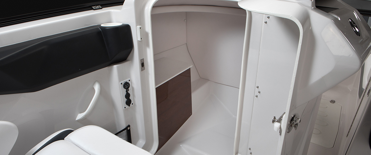 Scarab255G petite cabine